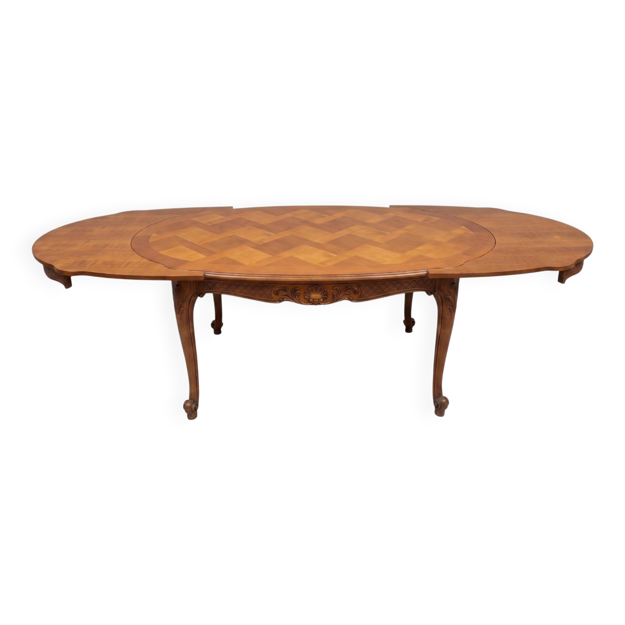 Dining table in cherry wood