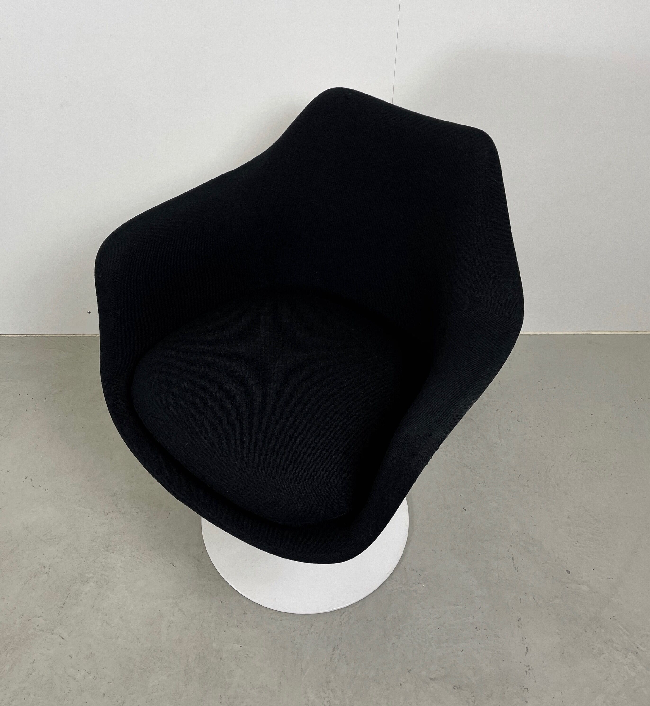 Fauteuil Tulip pivotant d'Eero Saarinen pour Knoll International