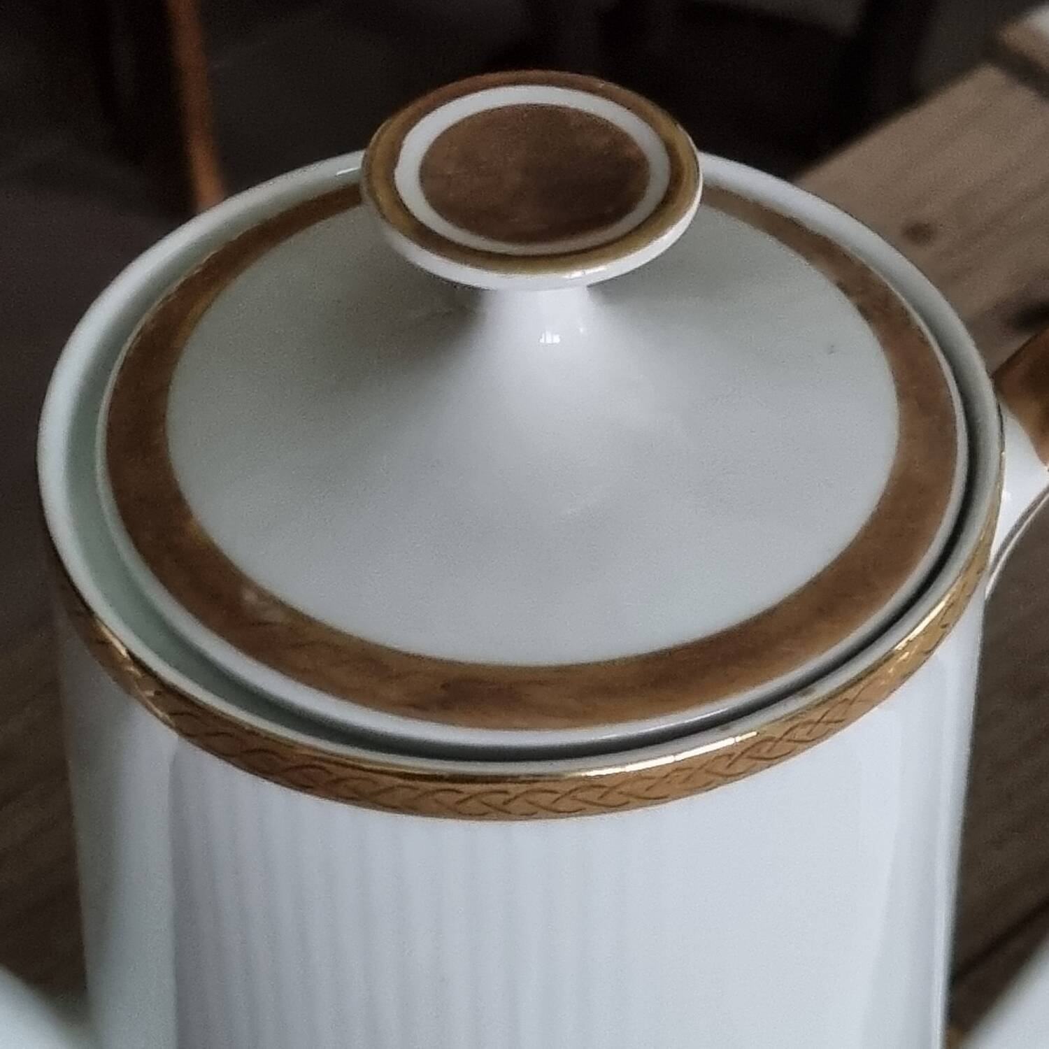 Porcelain dinner service