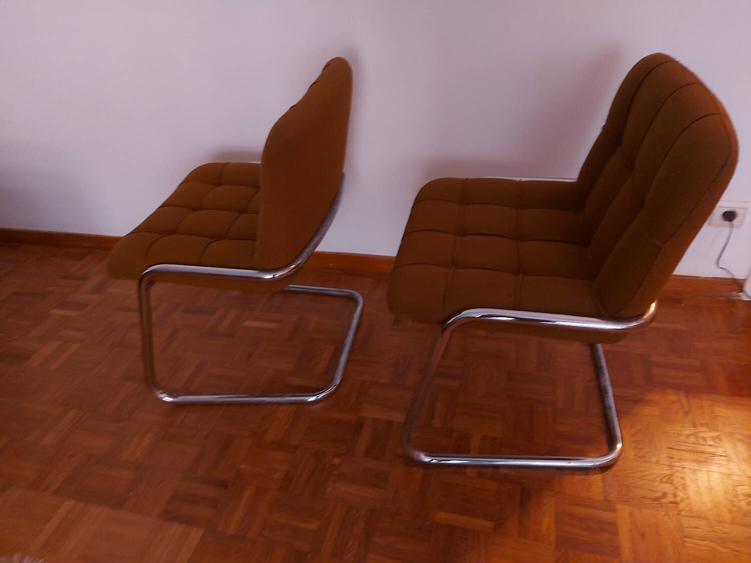 2  fauteuils par Yves Christin pour Airborne