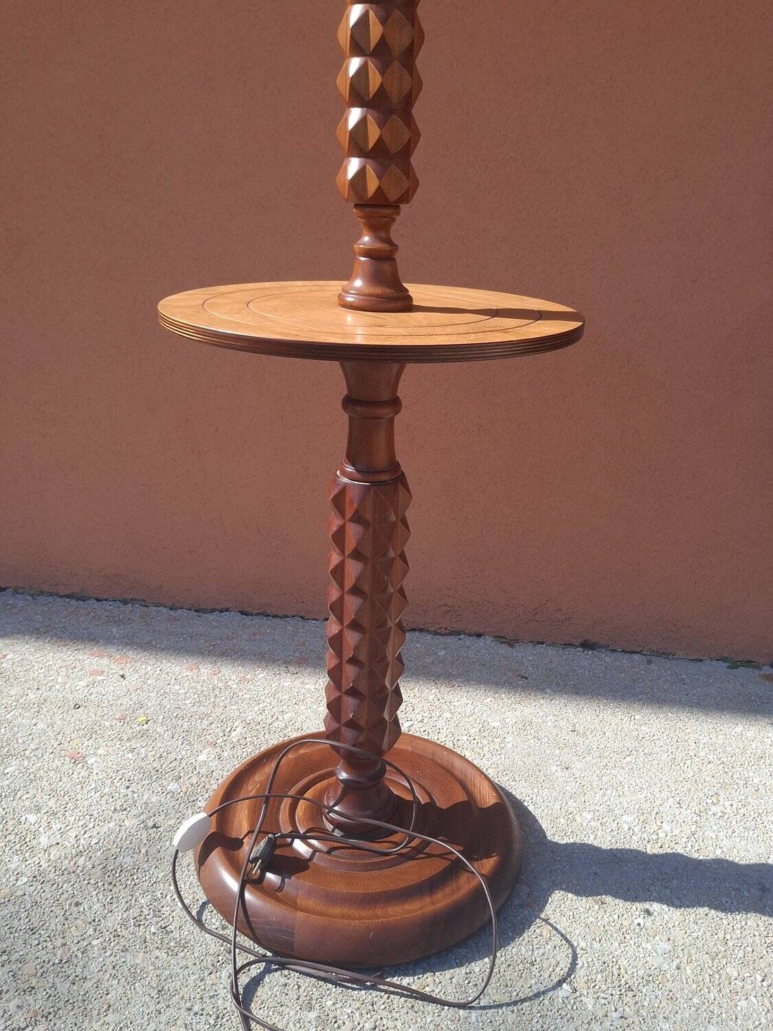 Vintage floor lamp from the 60s-70s with integrated shelf.