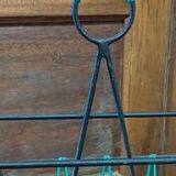 Metal magazine rack scoubidou