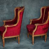 Paire de fauteuils cabriolets de style Louis XVI – velours rouge & bois