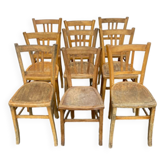 Set de 9 chaises bistrot brutes