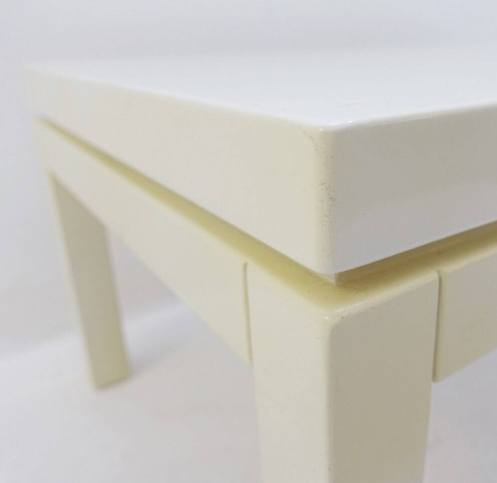 Pair of Cream White Lacquered end/side tables - 1980s