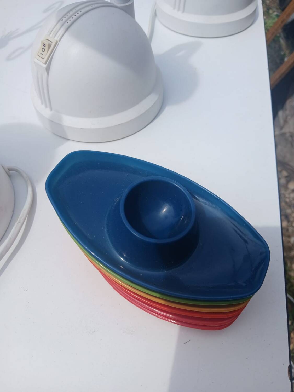 Set of 6 multicoloured vintage egg cups — Space Age pop design