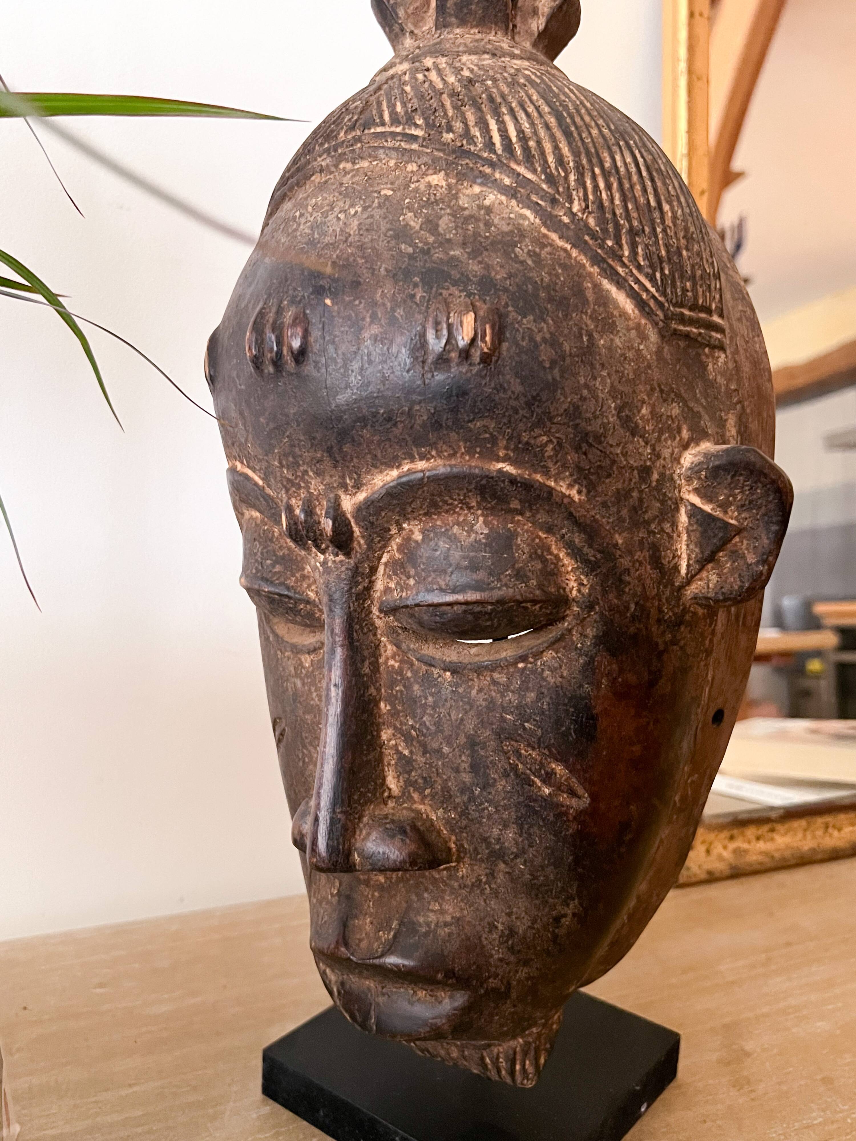 Wooden Yaouré mask (Ivory Coast)