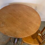 Round table