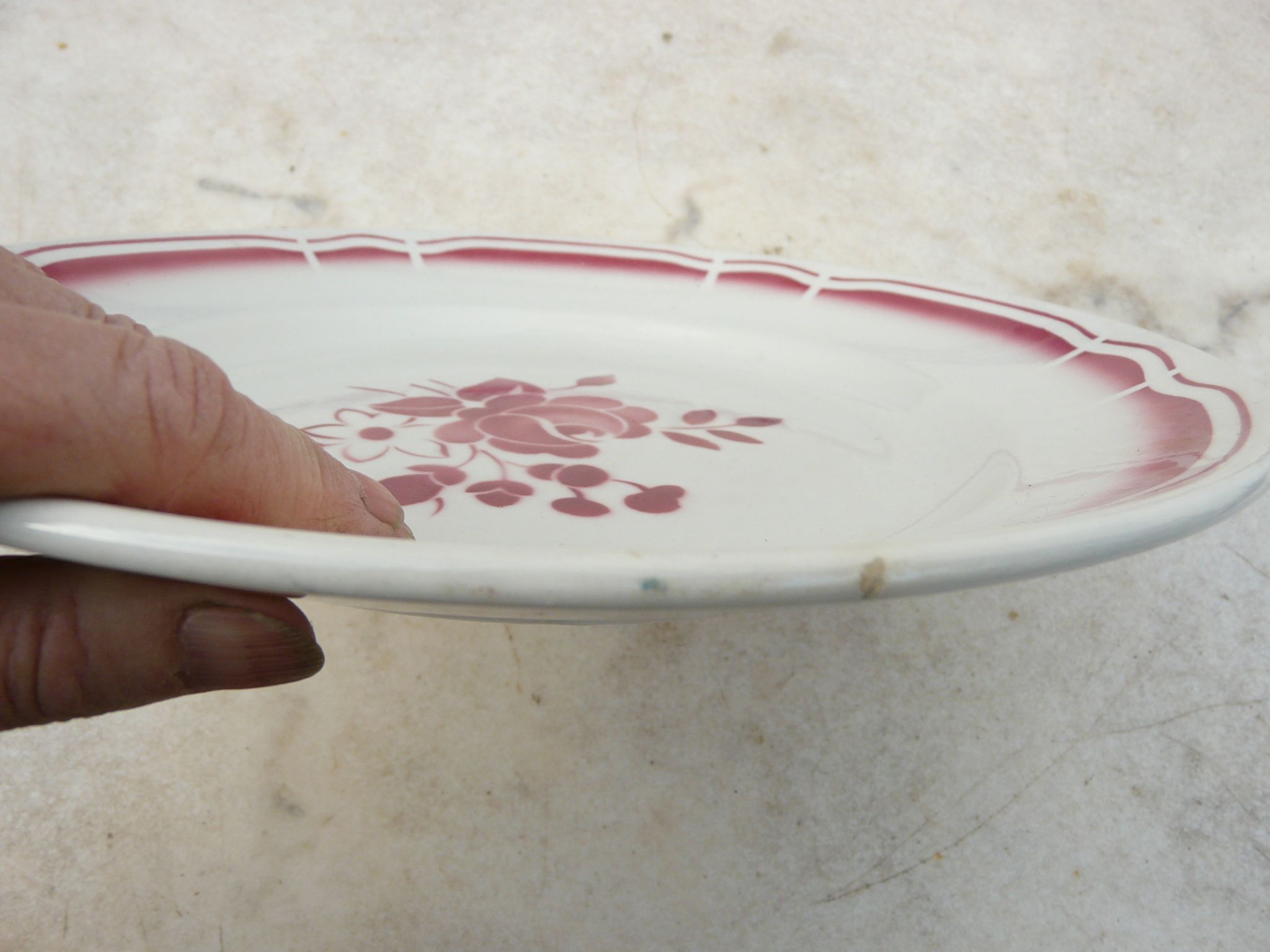 Plat de service art déco Badonviller fleurs rouge