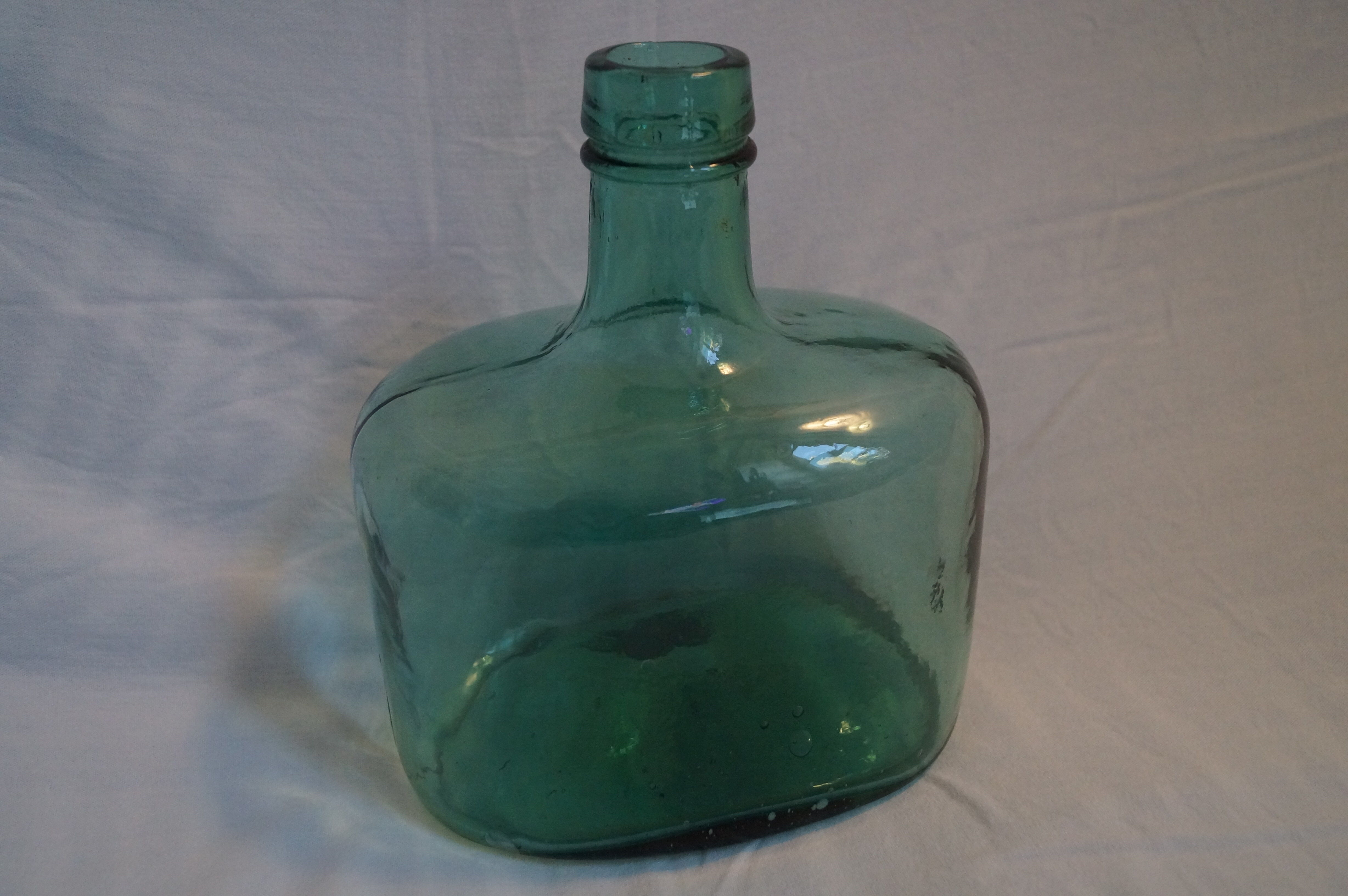 Oval demijohn