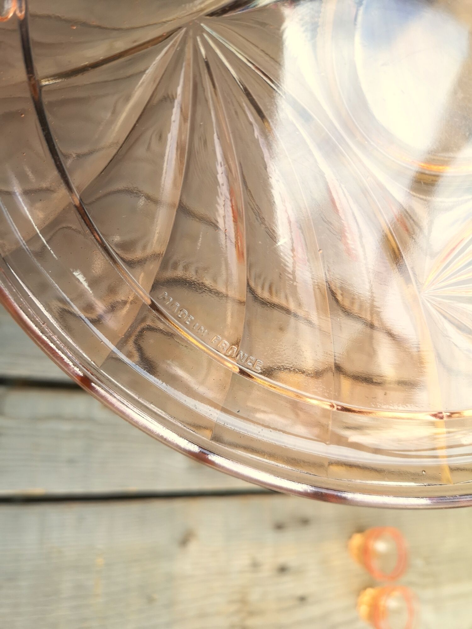 Ancient Rose Glass Plate with 4 Small Liqueur Glasses