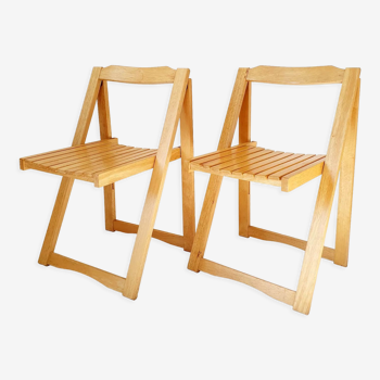 Pair of folding chairs