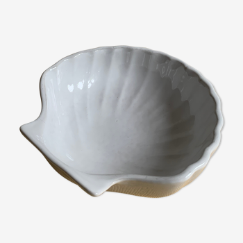 Empty ceramic shell pocket