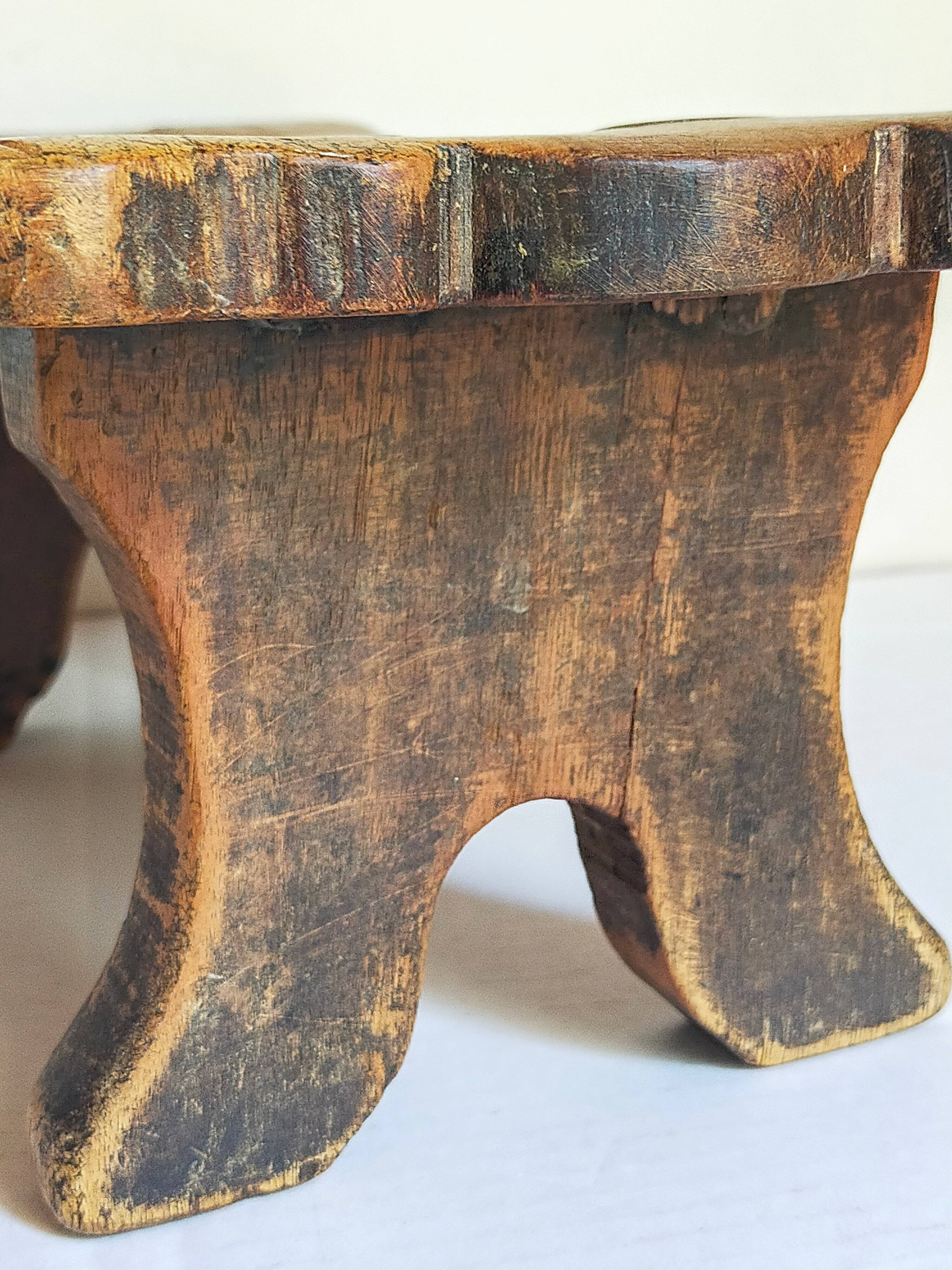 Old footstool in solid wood 19th century