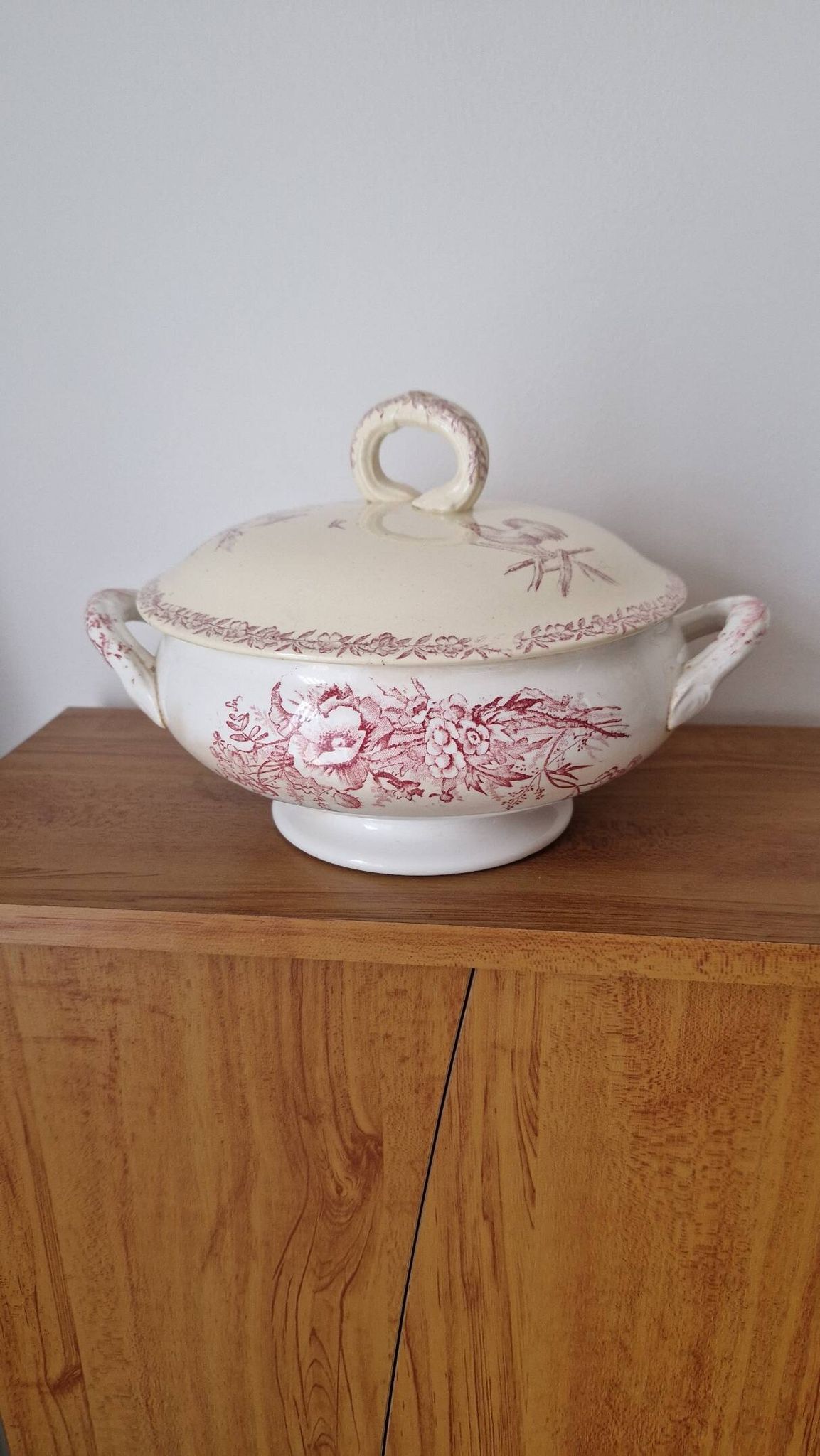 Sarreguemines soup tureen, country model F.F. Pexonne