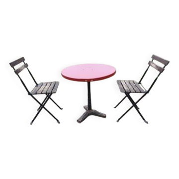 Bistro table + 2 folding chairs