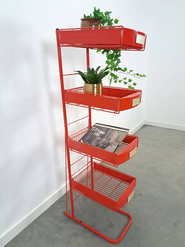 Etagère rouge en métal avec paniers vintage