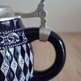 Beer mug with tin lid