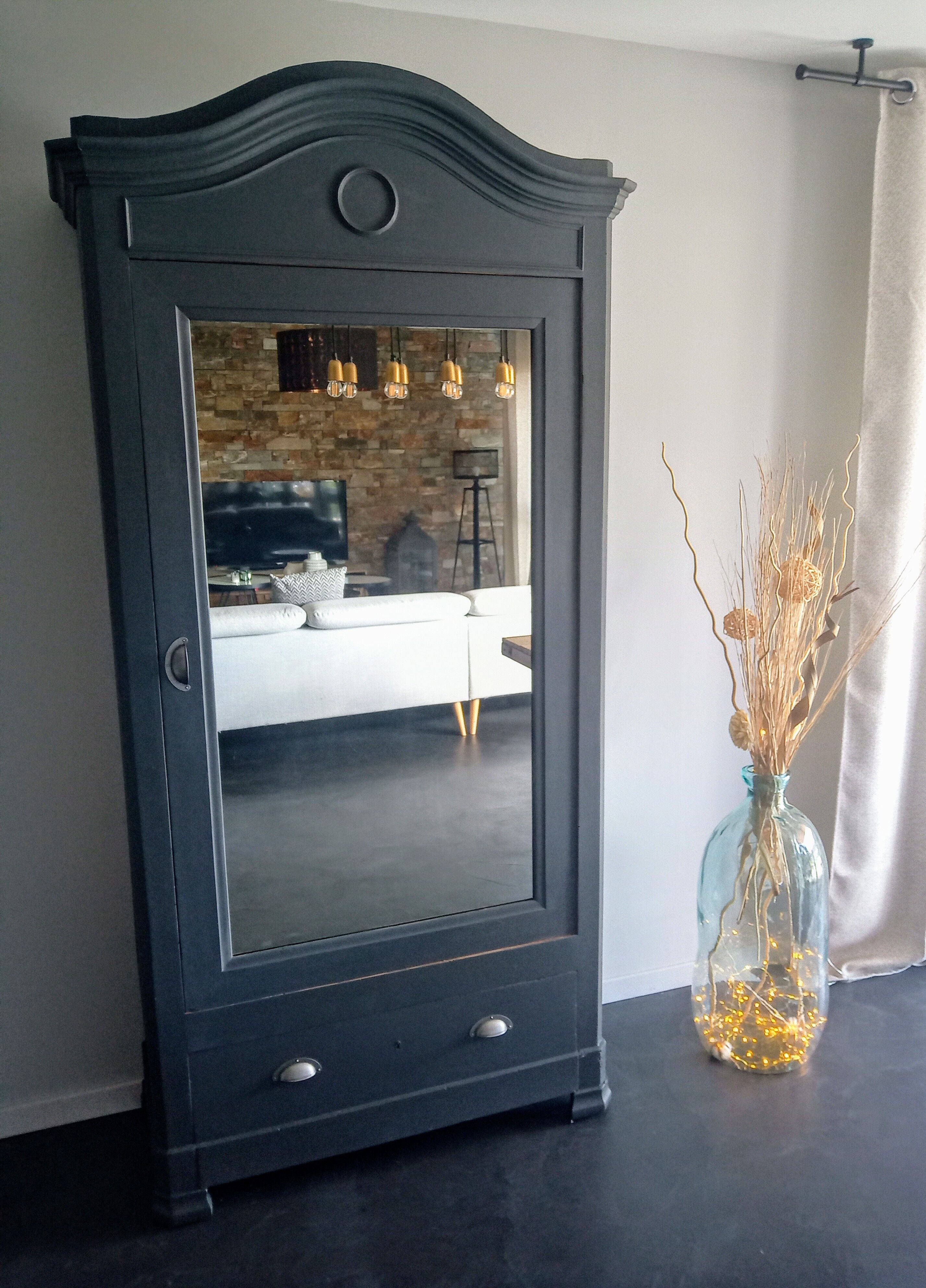 Good-looking wardrobe