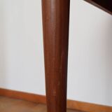Scandinavian stretch teak table