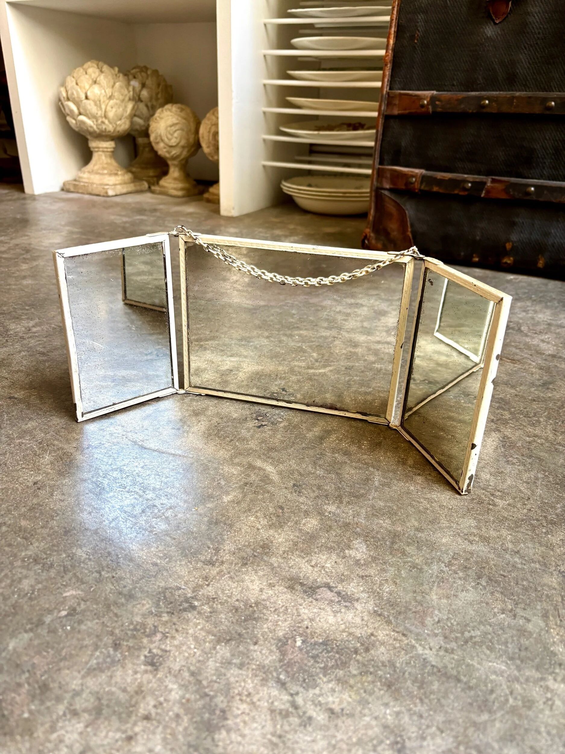 Miroir triptyque en métal beige