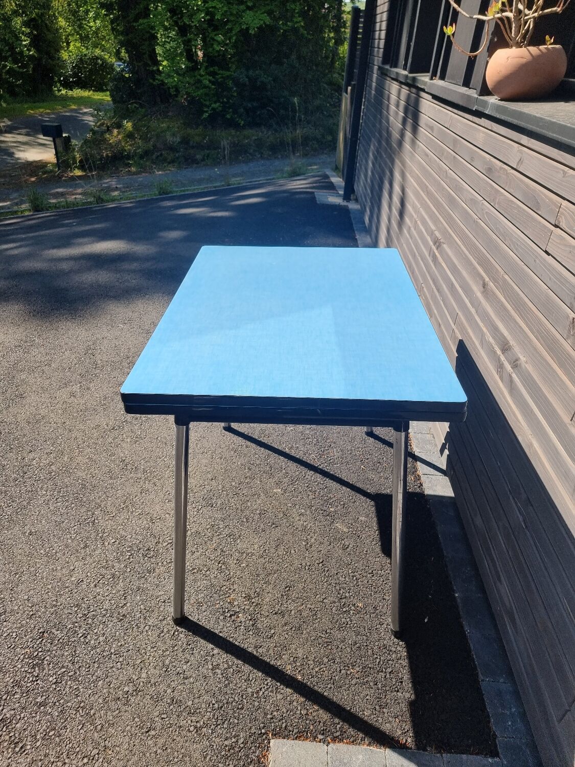 Vintage formica blue table