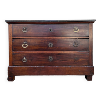Mahogany chest of drawers from the restoration period