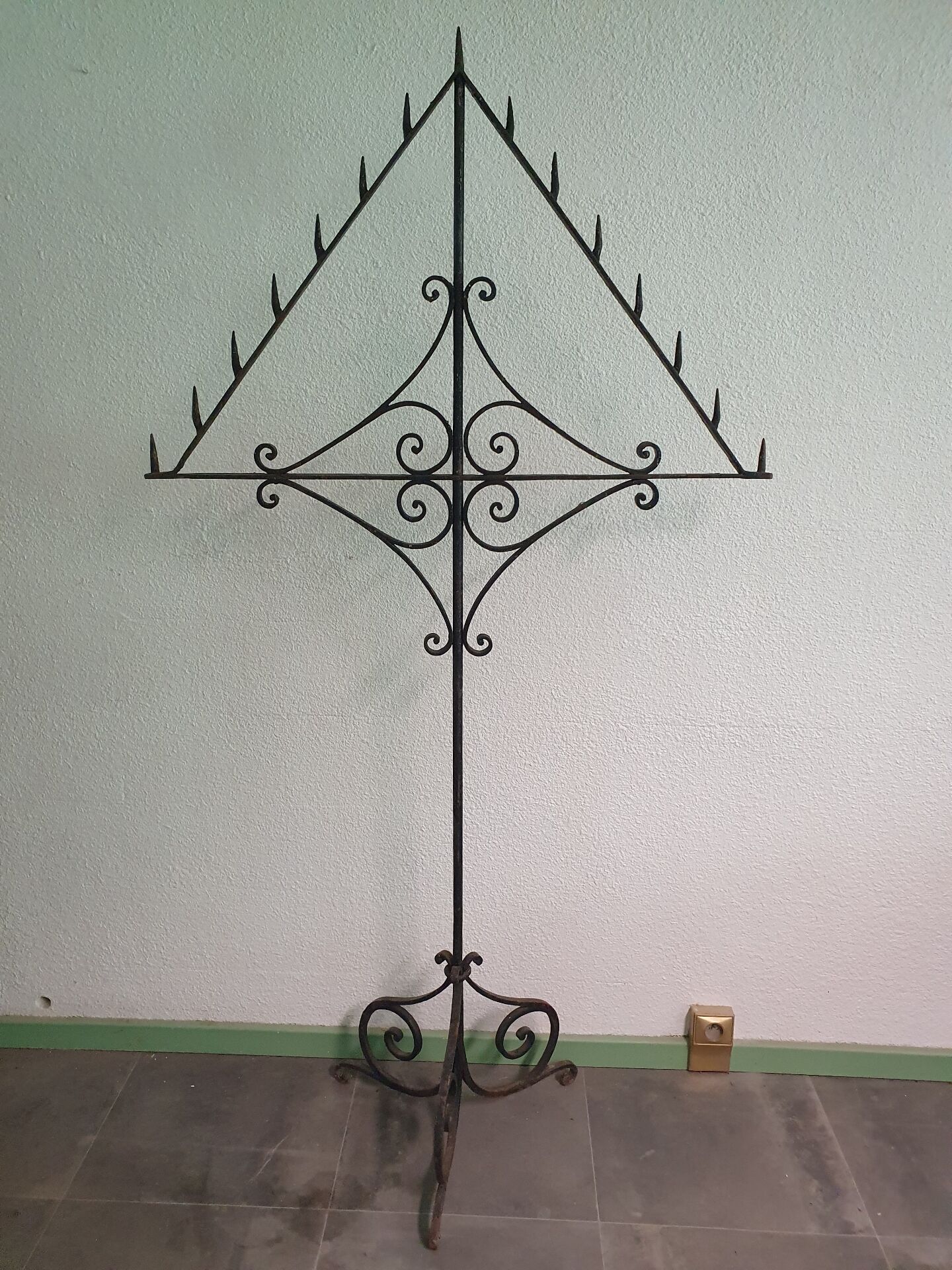 Antique church candlestick in wrought iron – 19th century