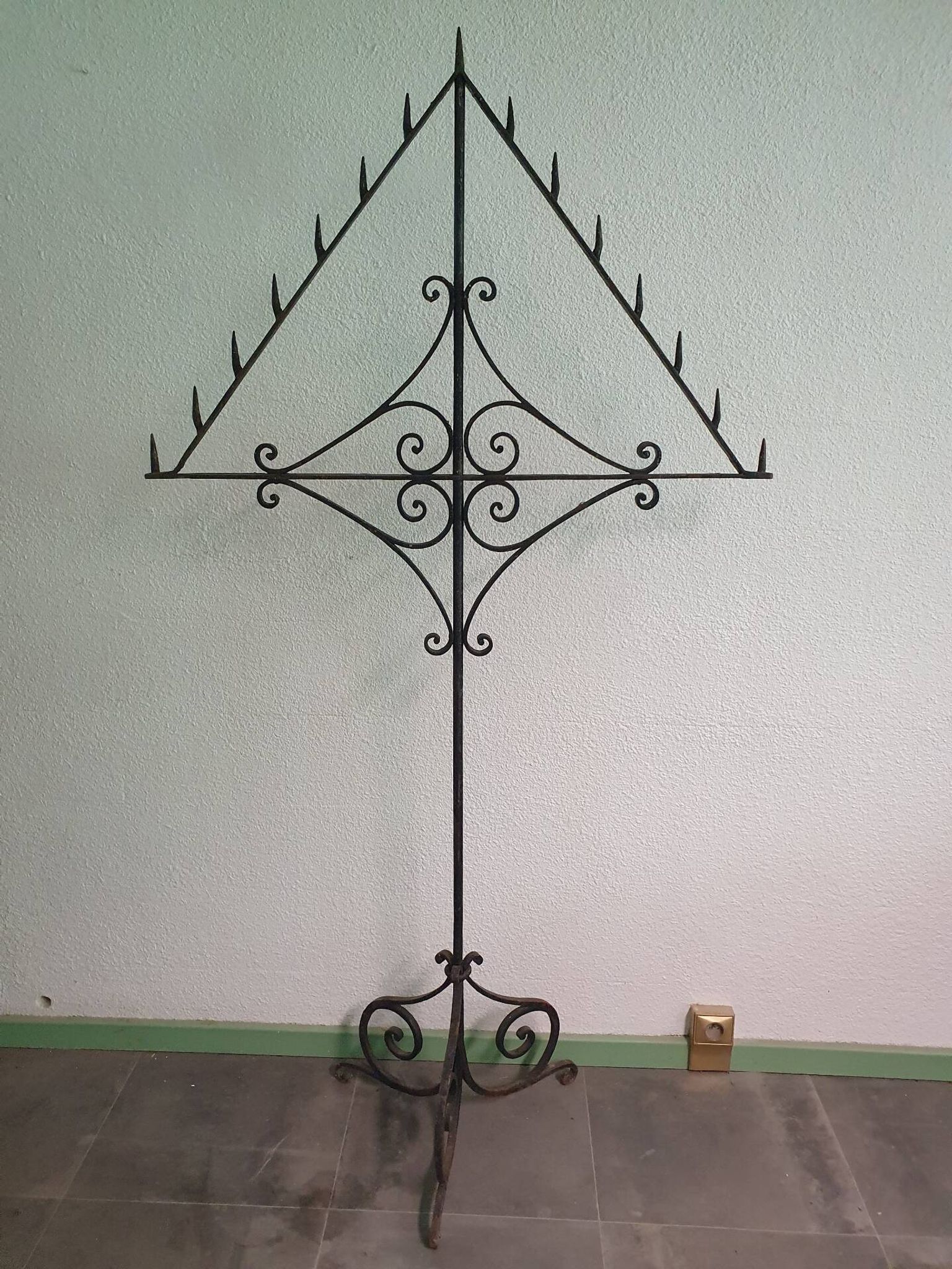 Ancien porte-cierges d'église en fer forgé – XIXe siècle