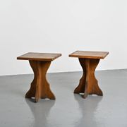 Paire de tables d'appoint en pin massif, Alpes françaises, vers 1970