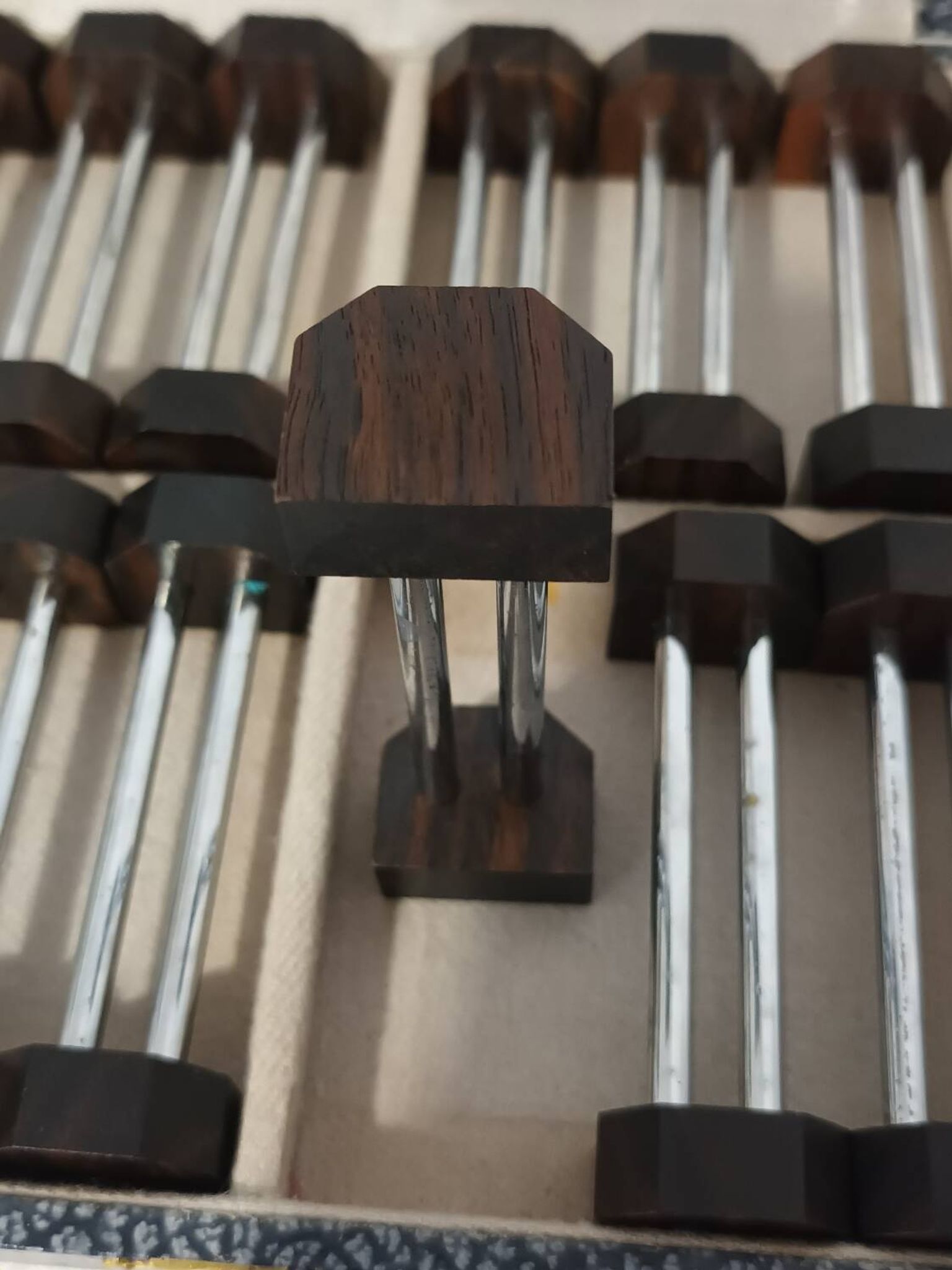 Coffret de 12 porte-couteaux Art déco