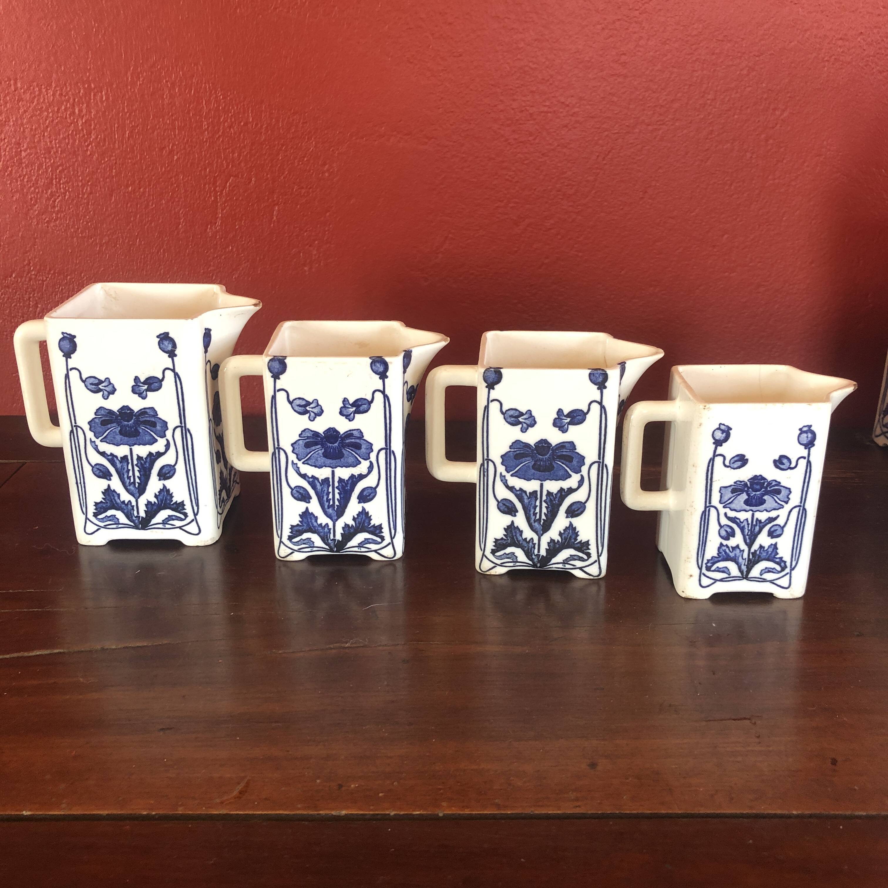 4 pots à lait bleu cobalt
