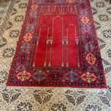 Tapis de prière à arcs et colonnes