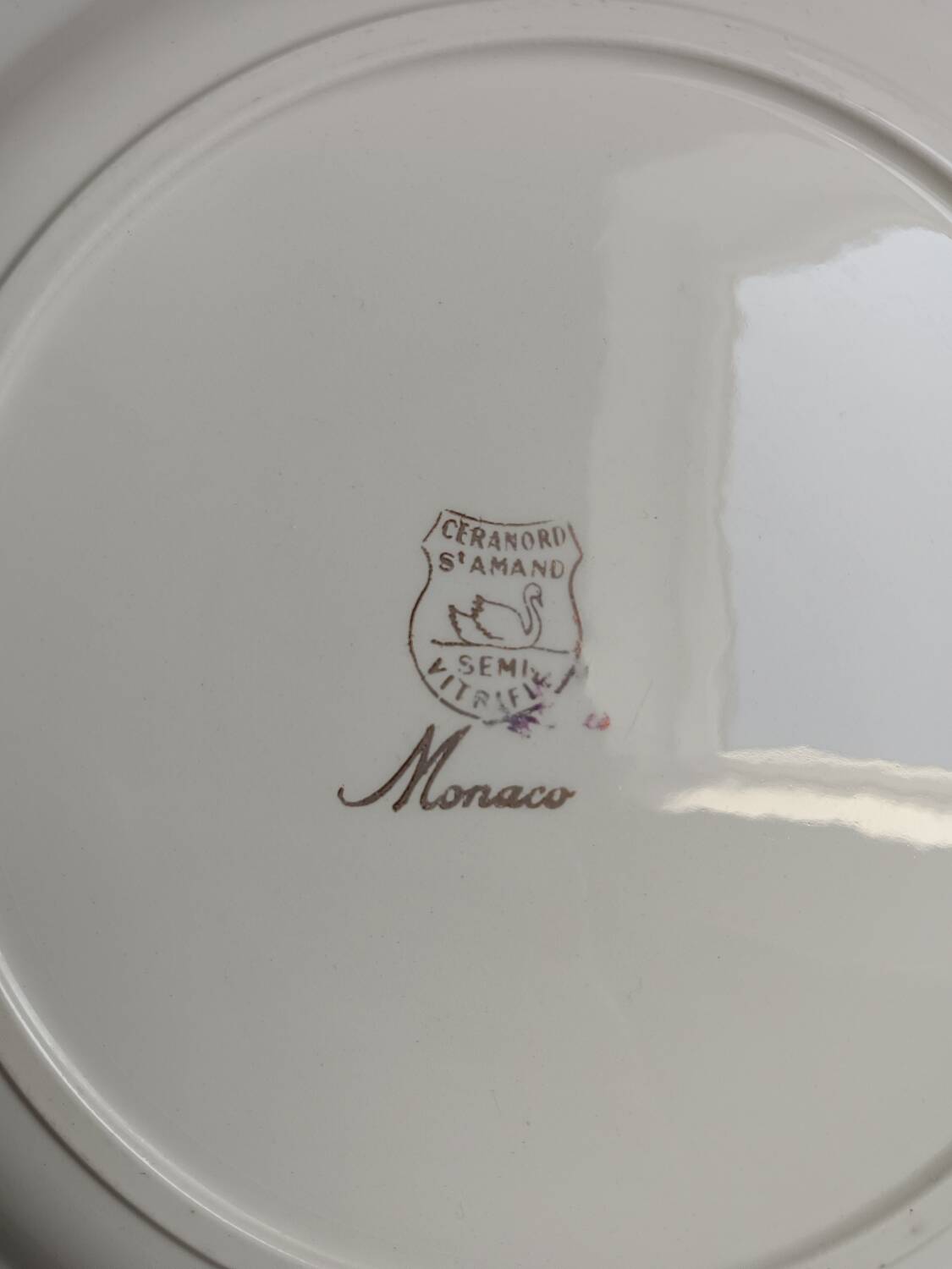 Saint Amand Monaco white and yellow dish