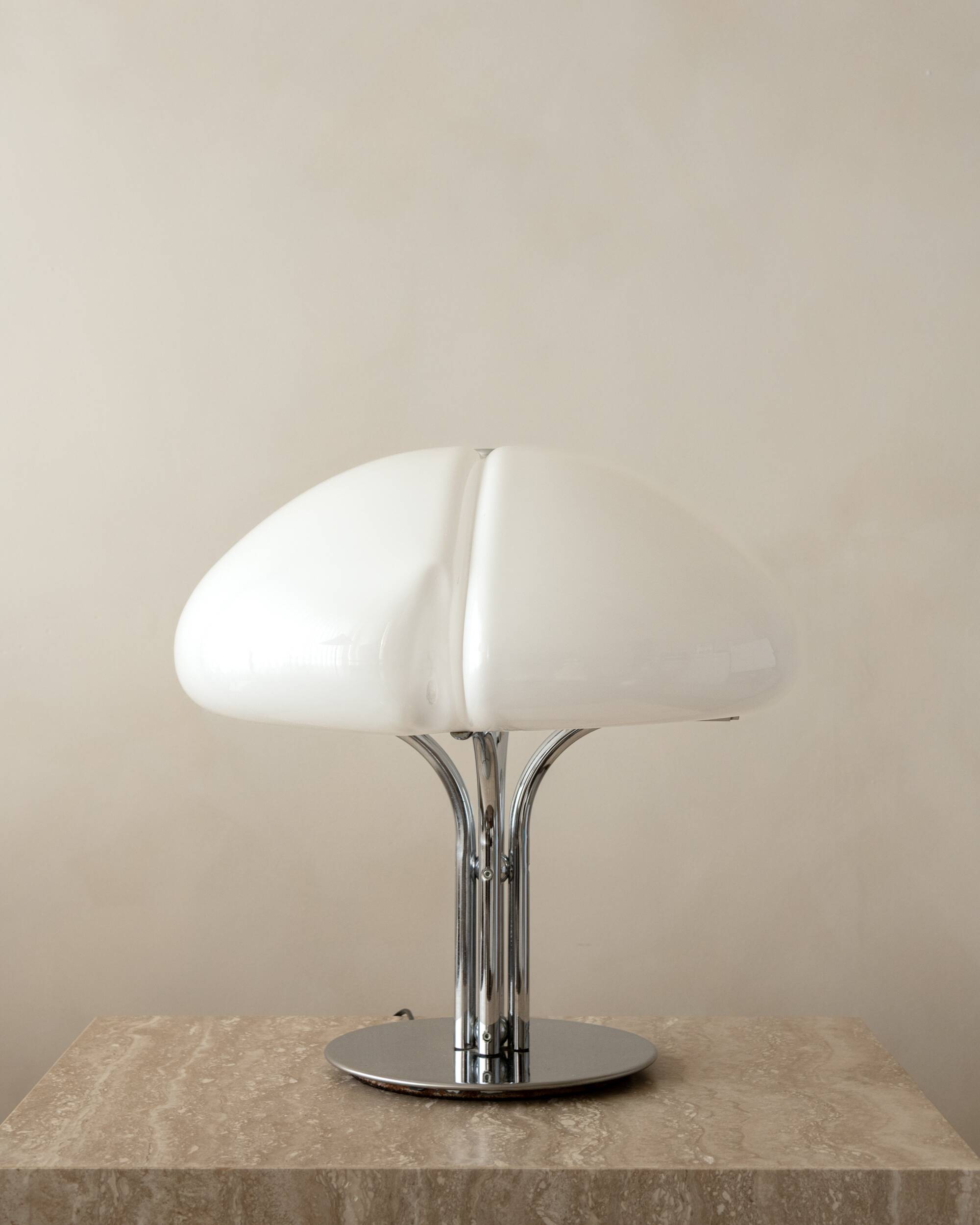 Lampe de table Quadrifoglio par Ufficio Progetti pour Harvey Guzzini, Italie, années 1970