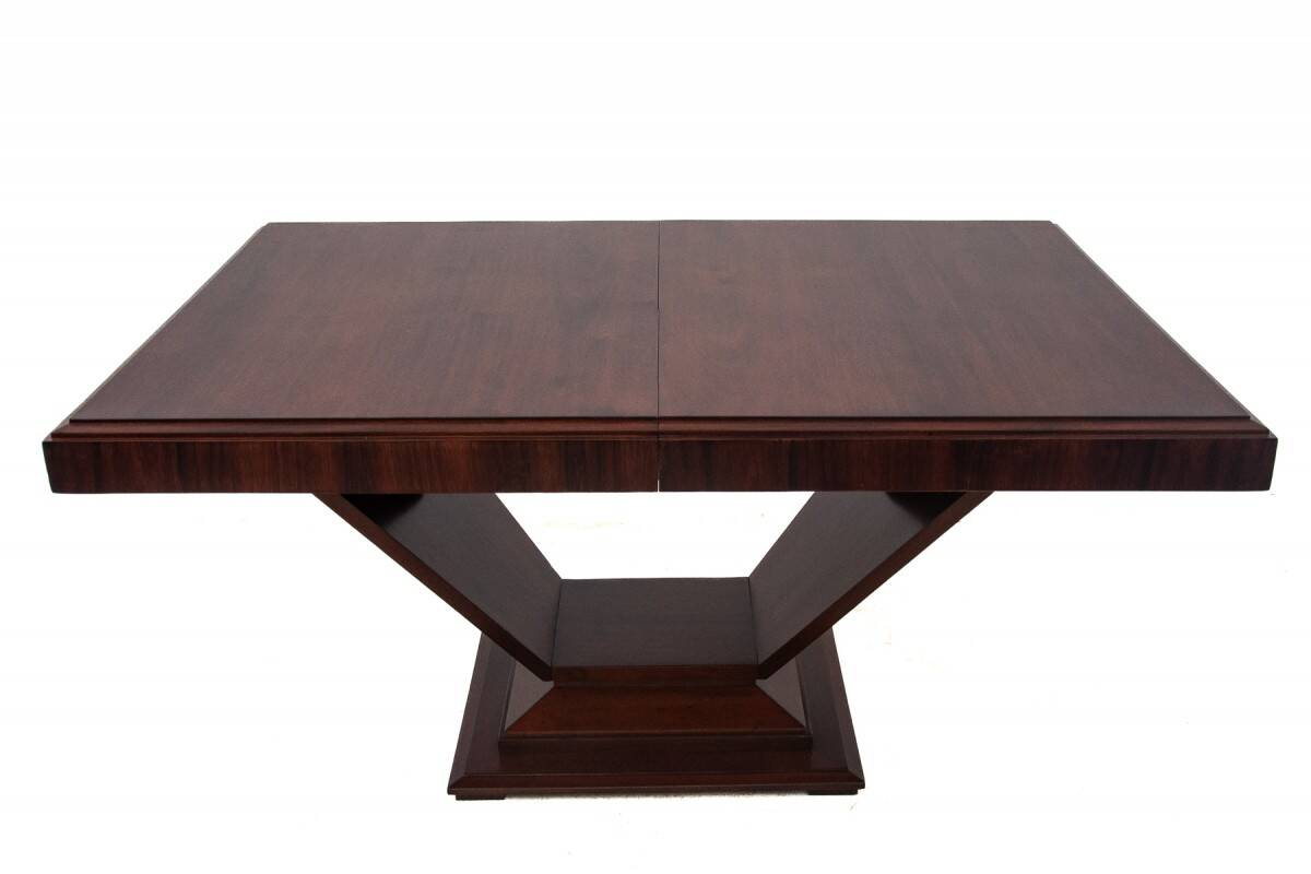 Original walnut extendable table, designed by Louis Majorelle, with 6 Art Deco chairs.