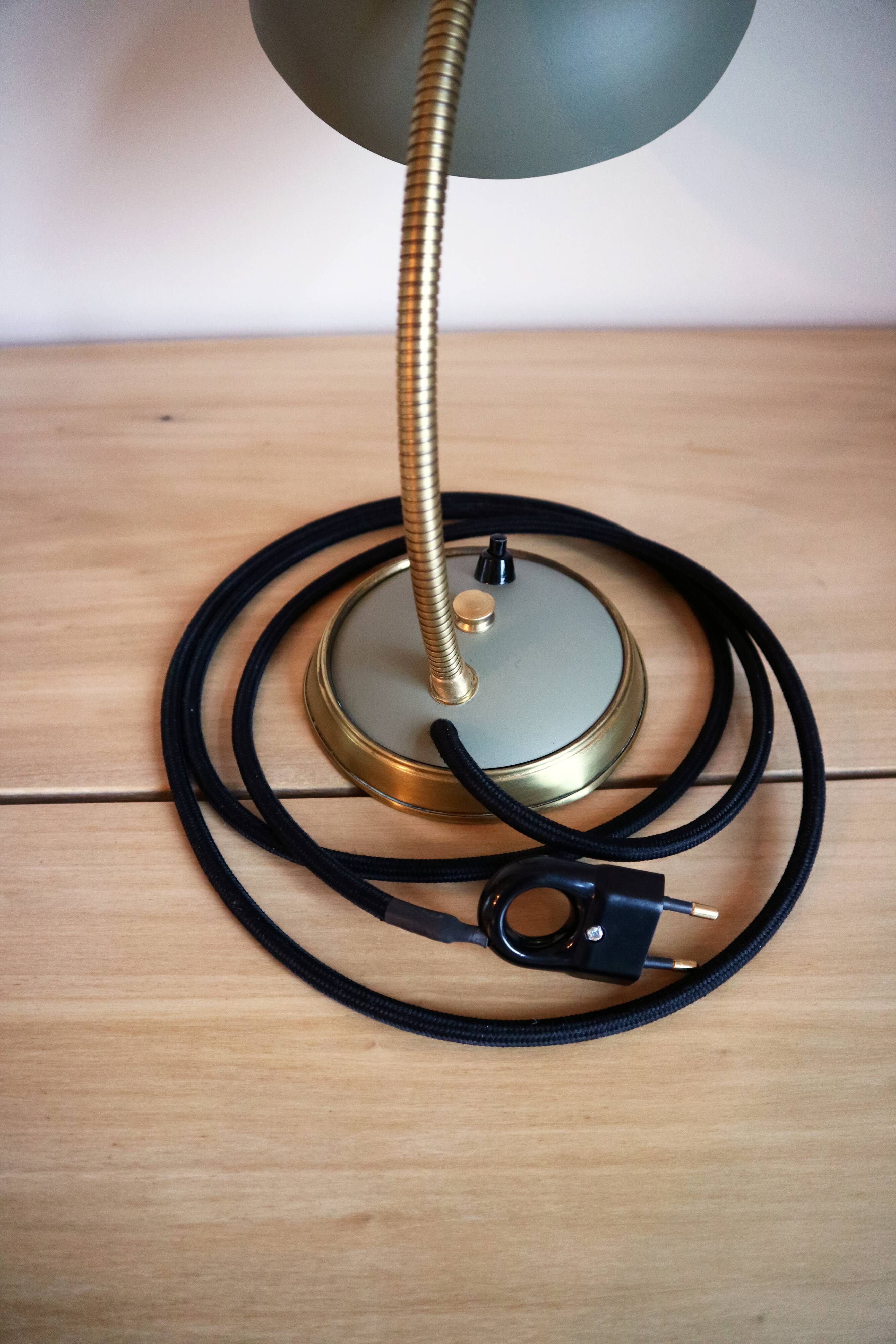 Fully restored vintage desk lamp.