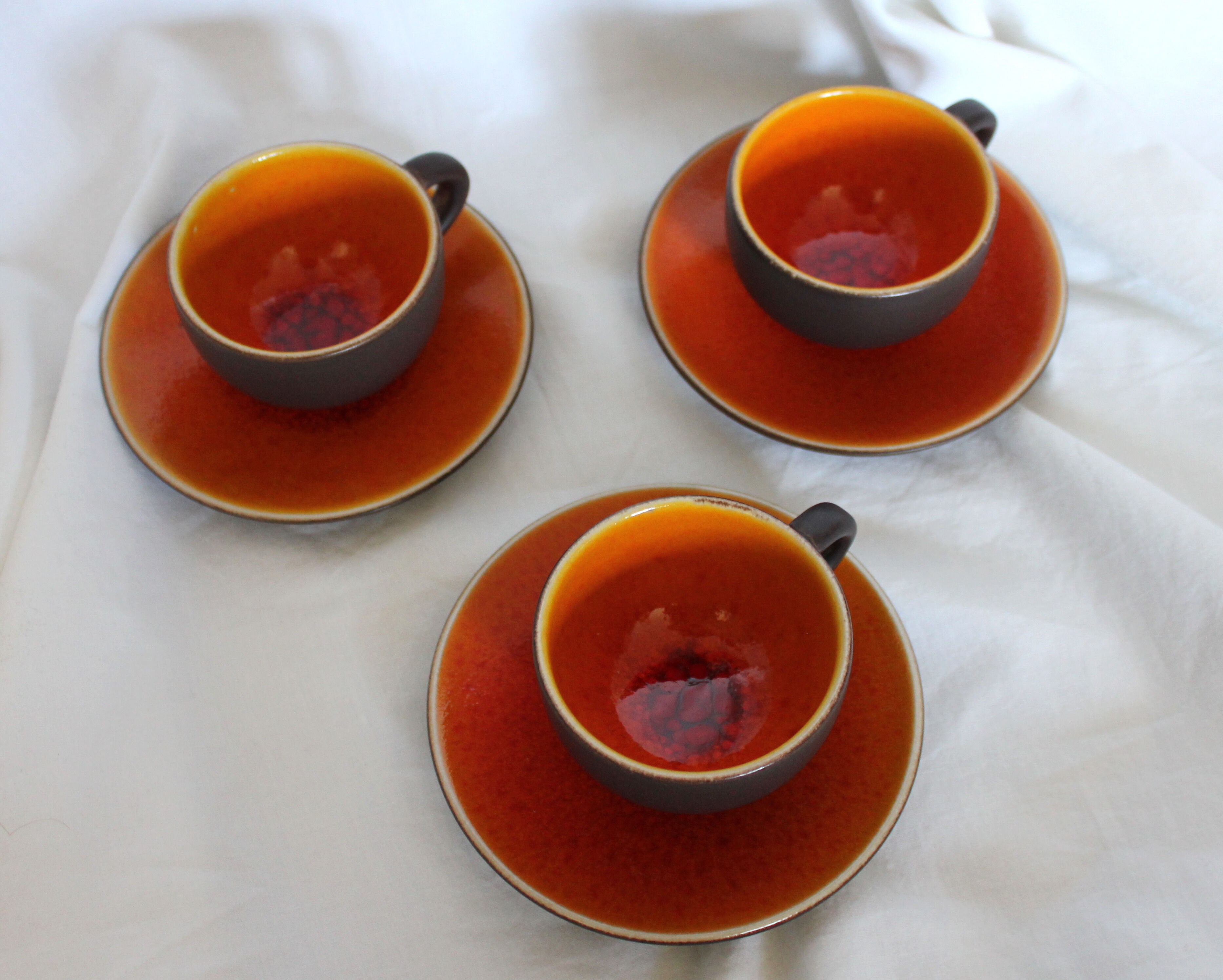 Set of 3 ceramic mugs