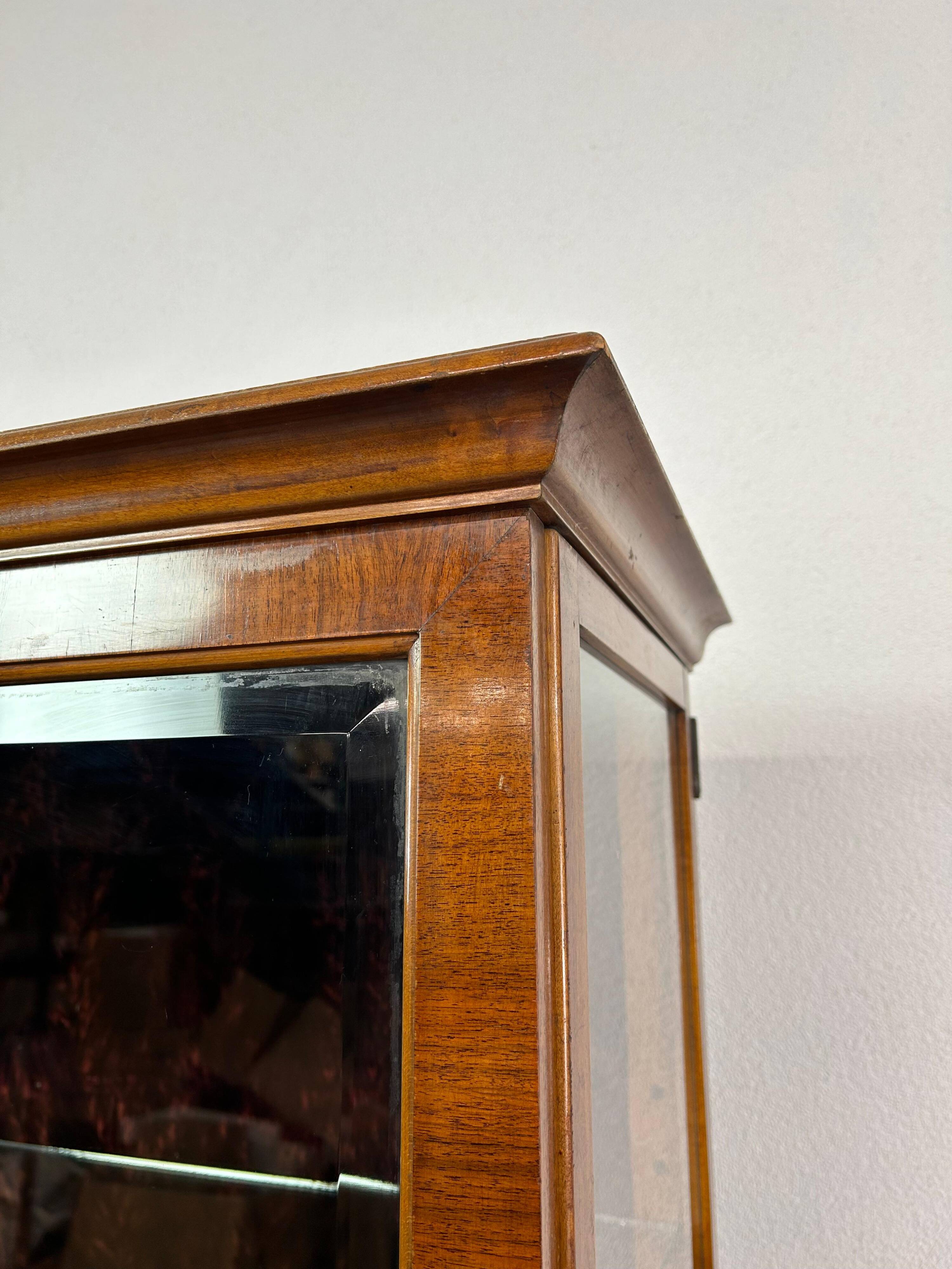 Large Art Deco display case by Lingel