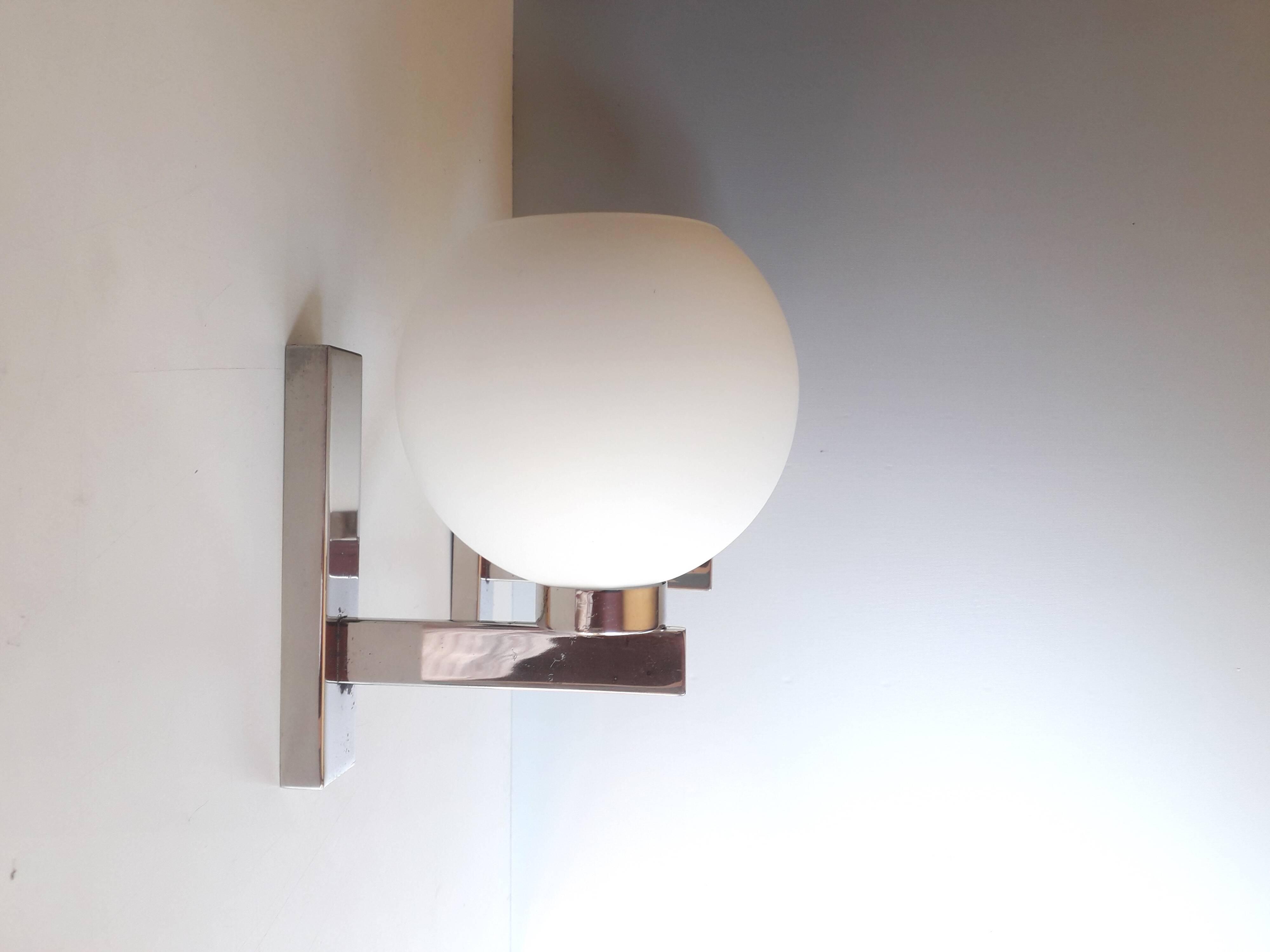 Pair of vintage wall lights - Chrome and glass - 1970s