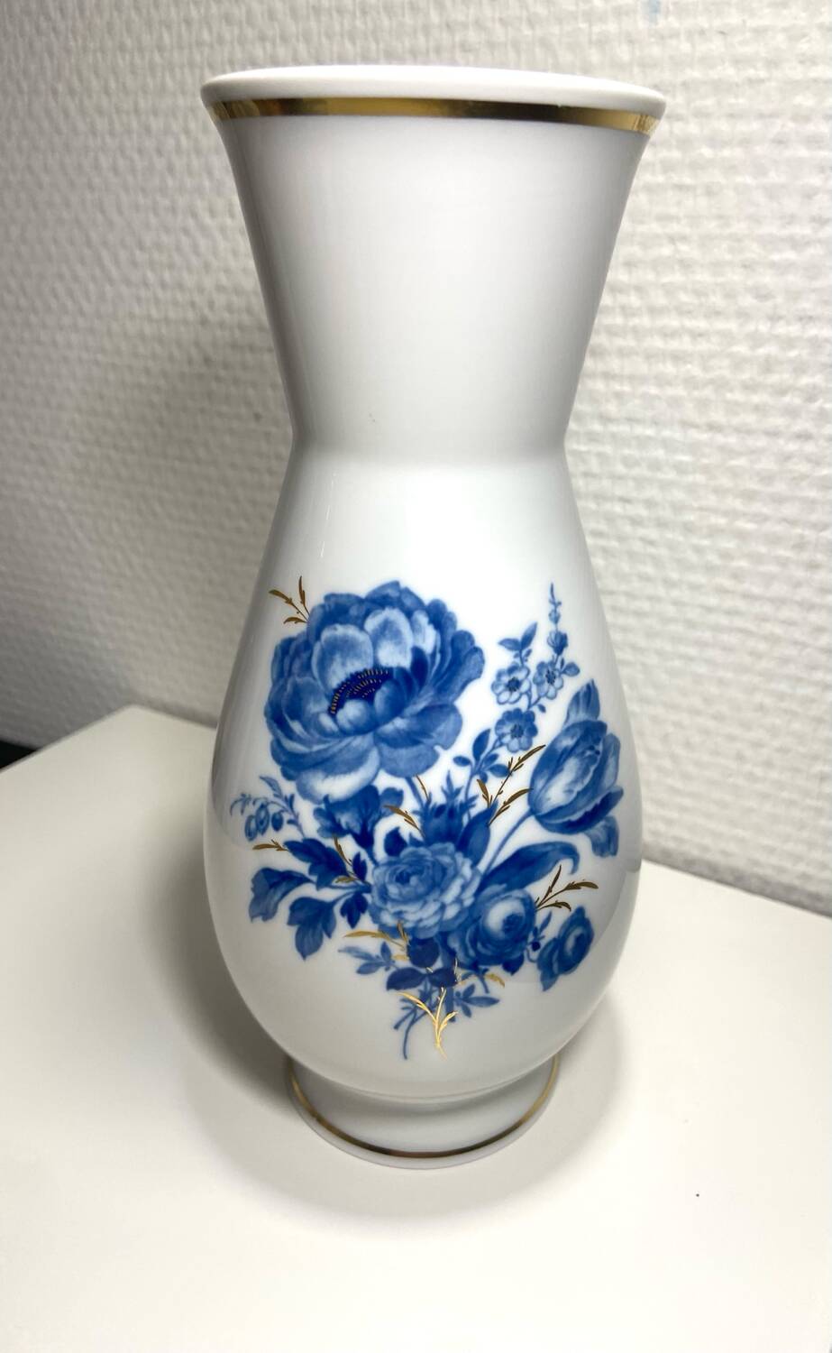 Meissan porcelain vase