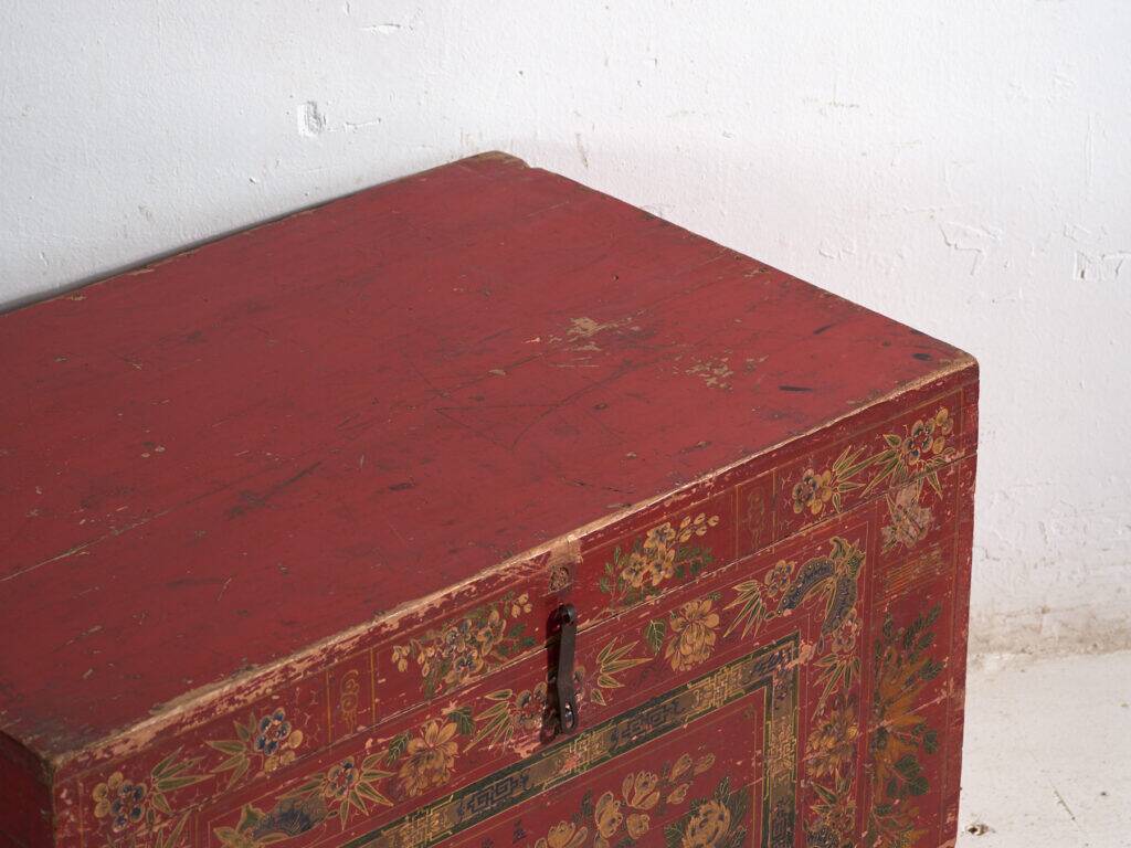 Antique chest painted vermilion red in pine wood – China, circa 1900