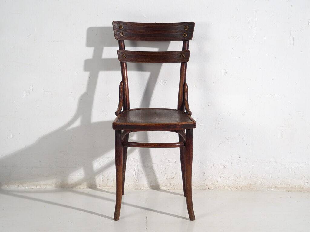 Antique dining chairs (c.1920). Set of 6 pieces no.3