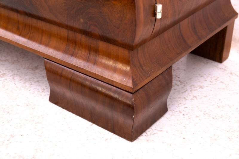 Art Deco display cabinet, Western Europe, circa 1920.