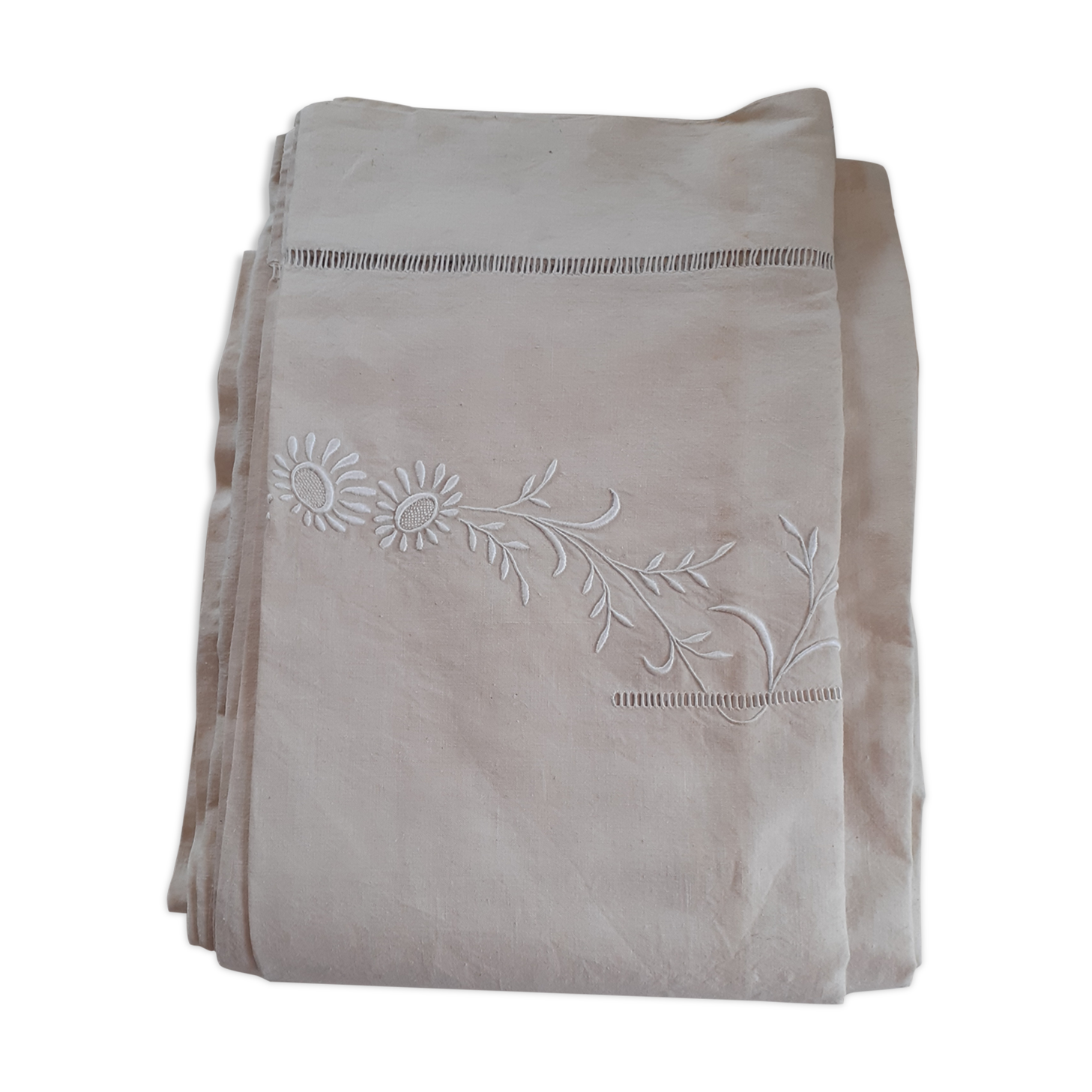 Linen sheet. Bordered by a day and a fresco of flowers, handmade.