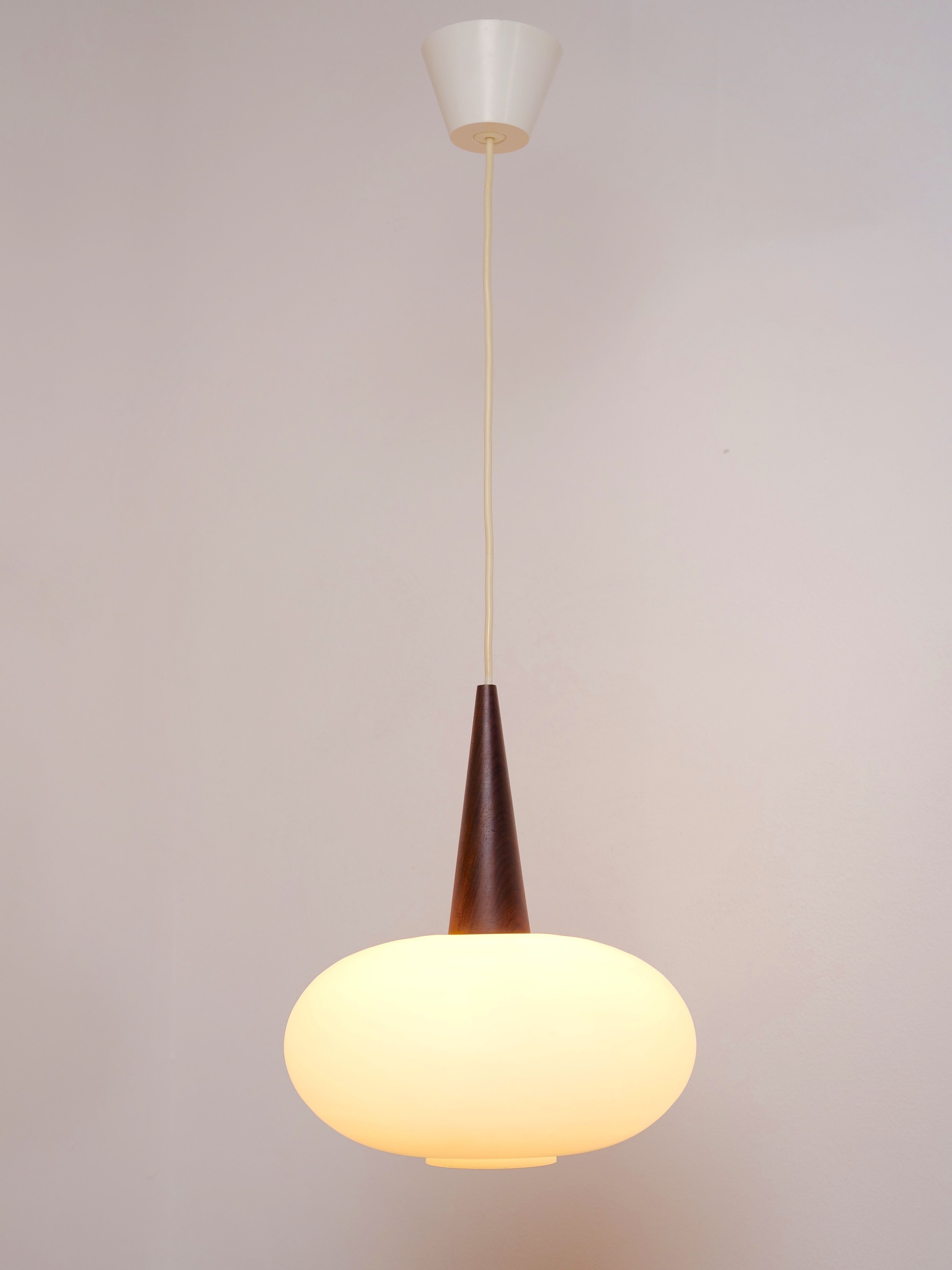 Opaline suspension Louis Kalff for Philips 1960