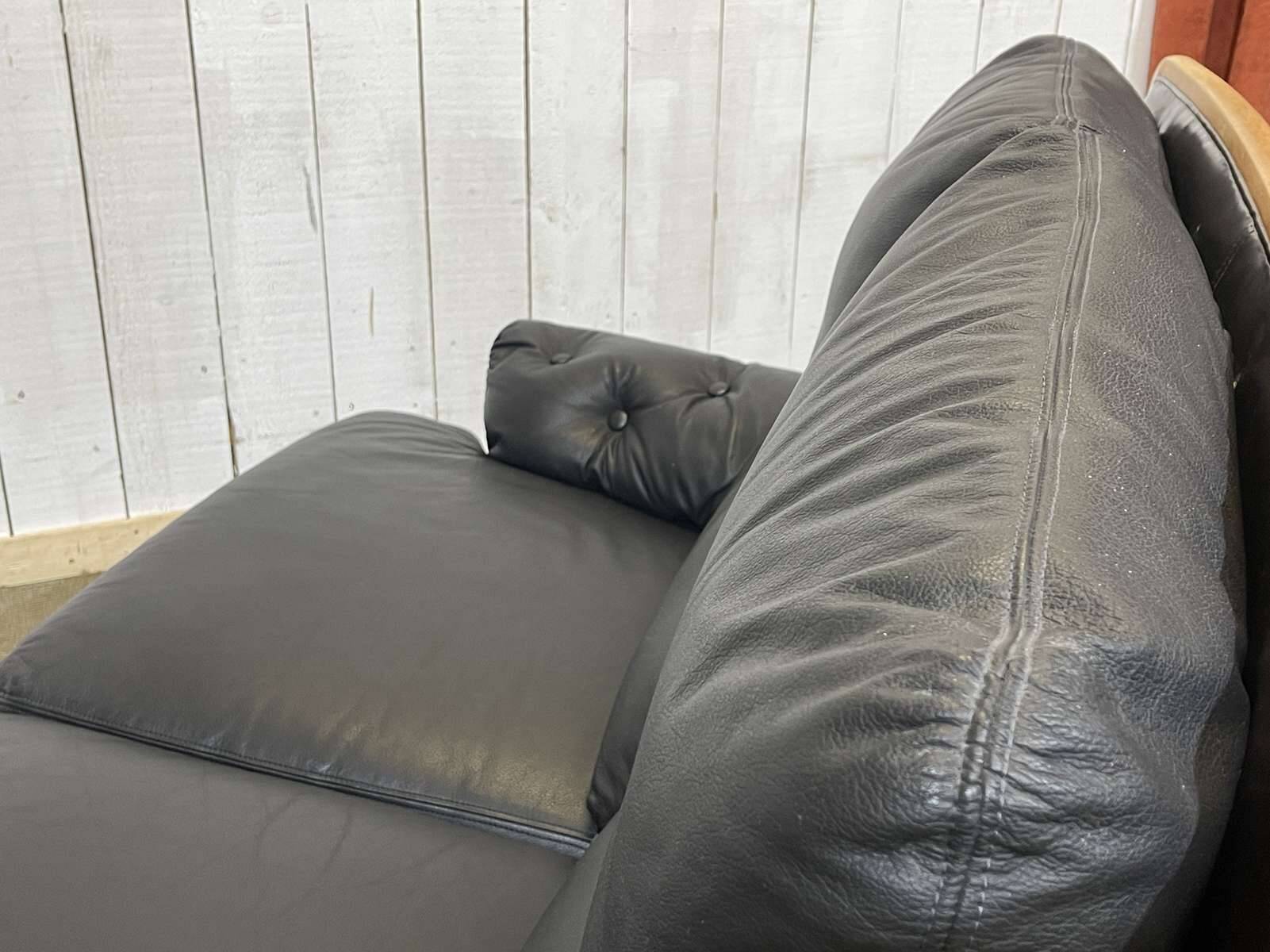 Leather and beech canapé from the 1970s.