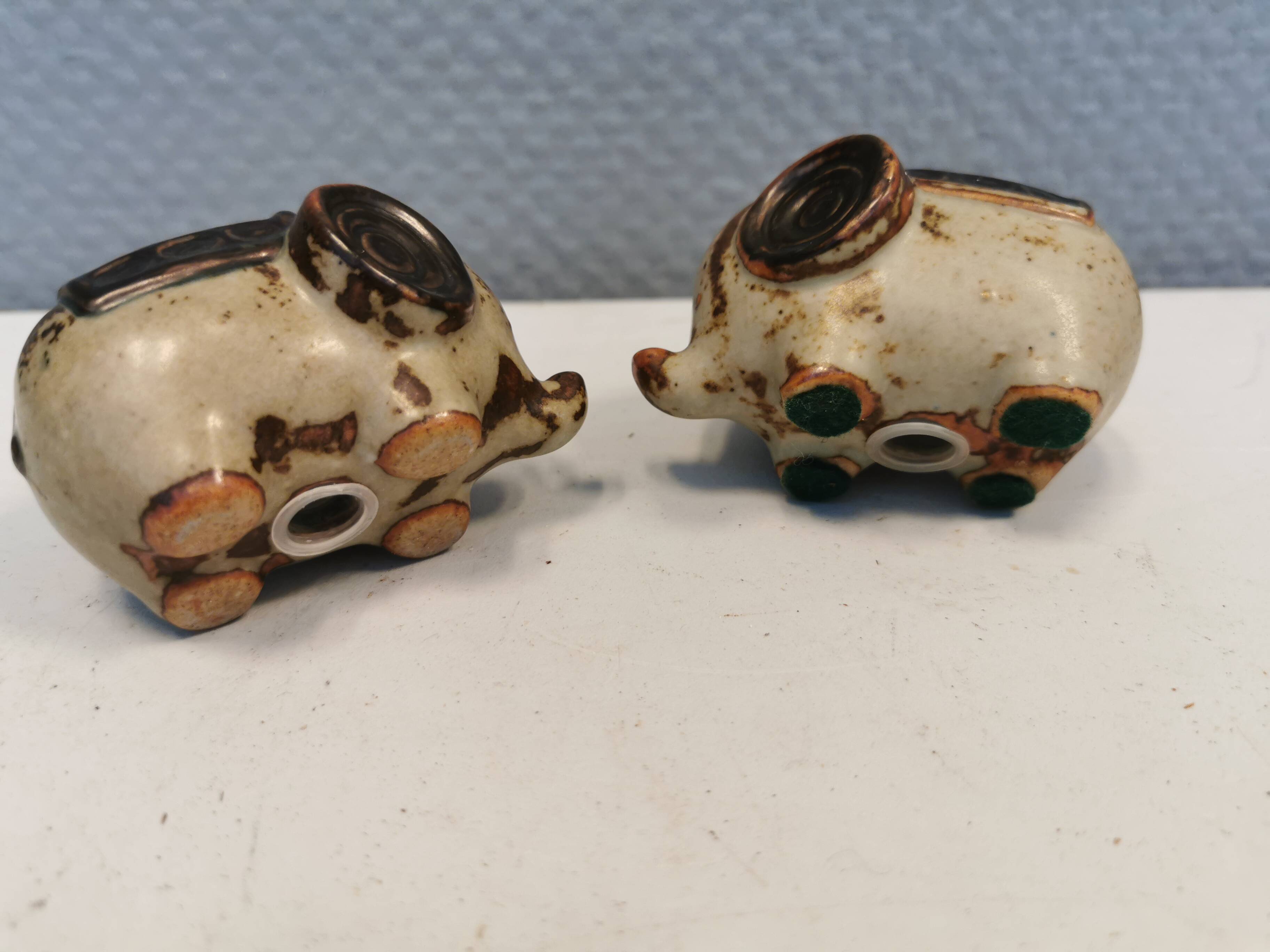 Ceramic elephants as a salt and pepper set made for Danish Søholm 1970-1980s.