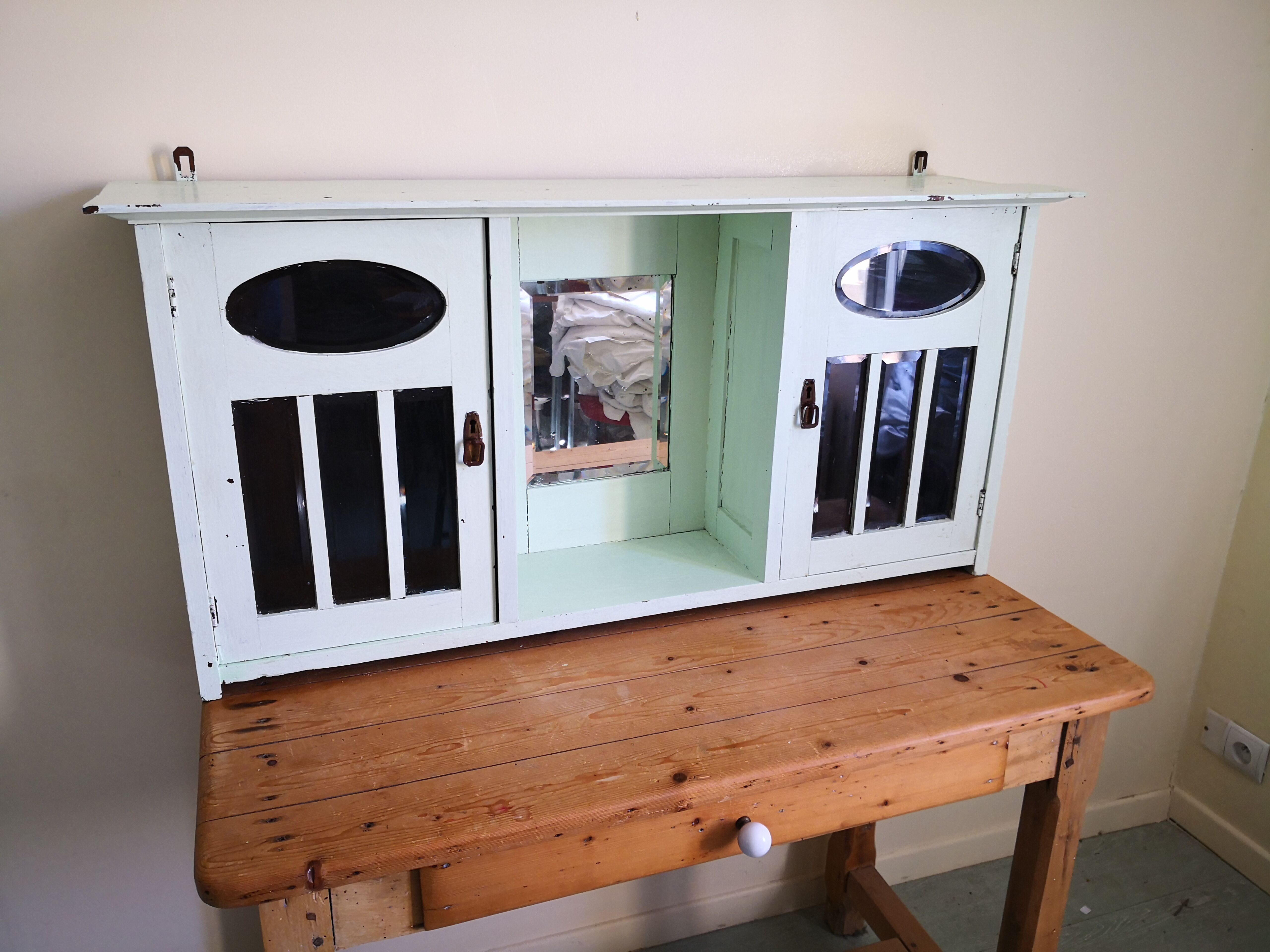 VItrine to be suspended