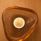 Empty bubbled glass pocket